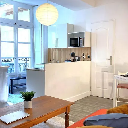 L'effervescent-hypercentre Au Calme Avec Balcon Appartement